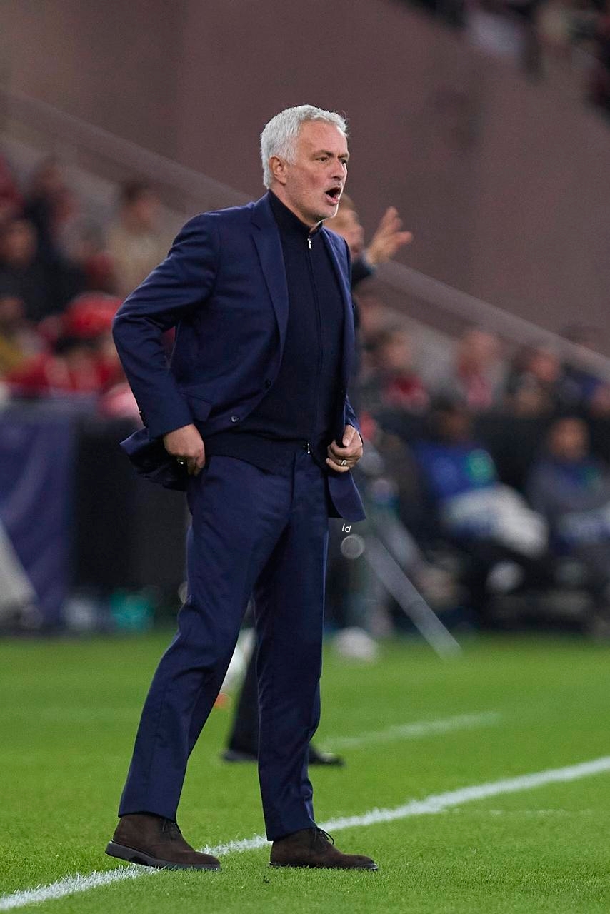 华体会入口 -风云突变拜仁慕尼黑今晨再遭质疑本菲卡主帅复盘备战西甲，今晨拜仁慕尼黑调整名单以备意甲看傻球迷 